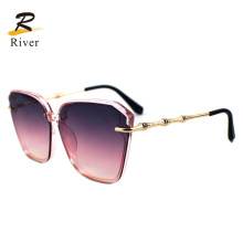 Fashion Light Transparent PC Frame Women Ready Sunglasses